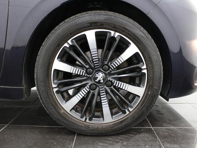 ２０８ アリュール　シエロプラス　純正ナビ　フルセグ　Ｂｌｕｅｔｏｏｔｈ　Ｂカメラ　ＵＳＢ入力　ＥＴＣ　オートライト　オートエアコン　純正ＡＷ　Ｂソナー　衝突被害軽減システム　アイドリングストップ　パノラマガラスルーフ　限定車（21枚目）