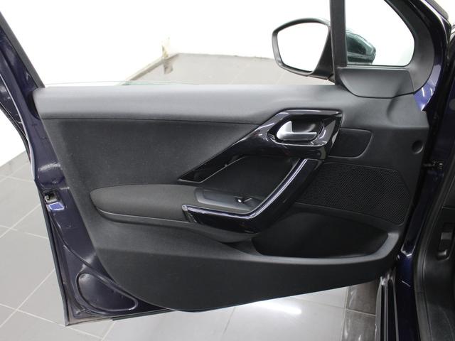 ２０８ アリュール　シエロプラス　純正ナビ　フルセグ　Ｂｌｕｅｔｏｏｔｈ　Ｂカメラ　ＵＳＢ入力　ＥＴＣ　オートライト　オートエアコン　純正ＡＷ　Ｂソナー　衝突被害軽減システム　アイドリングストップ　パノラマガラスルーフ　限定車（29枚目）