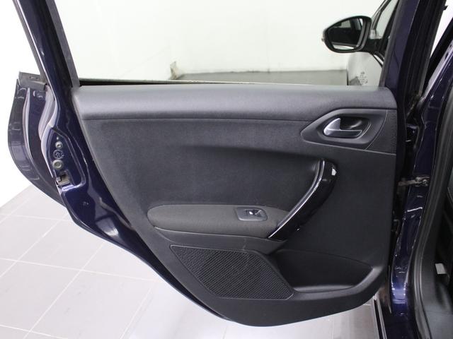 ２０８ アリュール　シエロプラス　純正ナビ　フルセグ　Ｂｌｕｅｔｏｏｔｈ　Ｂカメラ　ＵＳＢ入力　ＥＴＣ　オートライト　オートエアコン　純正ＡＷ　Ｂソナー　衝突被害軽減システム　アイドリングストップ　パノラマガラスルーフ　限定車（31枚目）