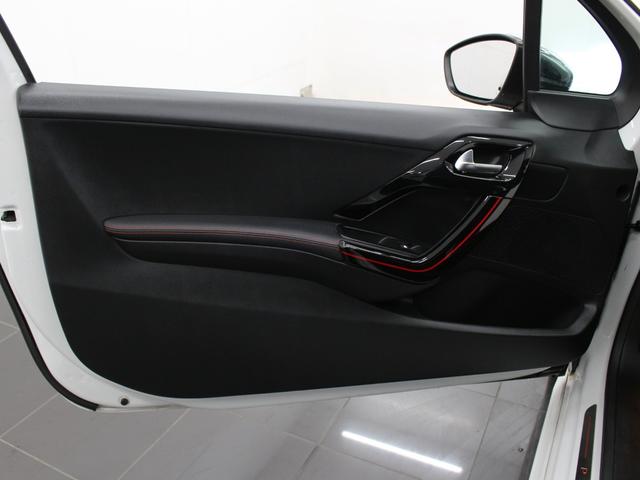 ２０８ ＧＴｉ　純正ナビ　フルセグ　Ｂｌｕｅｔｏｏｔｈ　ＵＳＢ入力　ＥＴＣ　ＬＥＤヘッドライト　オートライト　オートＡＣ　クルコン　Ｂソナー　衝突被害軽減システム　純正ＡＷ　ハーフレザーシート　６ＭＴ（31枚目）