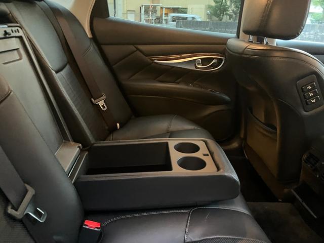 フーガ 370GT タイプS 純正ナビ/本革シート/ETC/シートヒーター/シートクーラー/全方位モニター/スマートキー(14枚目)