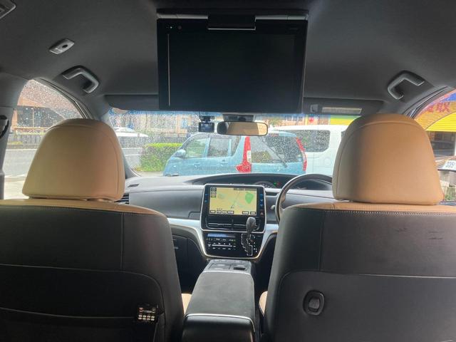 エスティマハイブリッド アエラス スマート ツートンカラー/4WD/純正アルミ有/レザーシート/純正ナビ/フリップダウンモニター/スマートキー/ETC/両側自動ドア(8枚目)