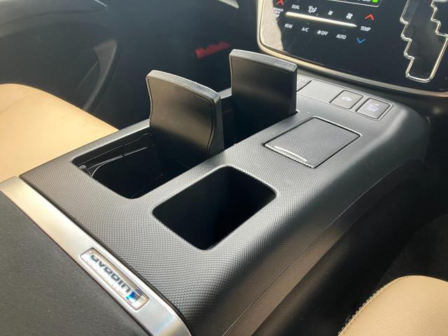 エスティマハイブリッド アエラス スマート ツートンカラー/4WD/純正アルミ有/レザーシート/純正ナビ/フリップダウンモニター/スマートキー/ETC/両側自動ドア(26枚目)