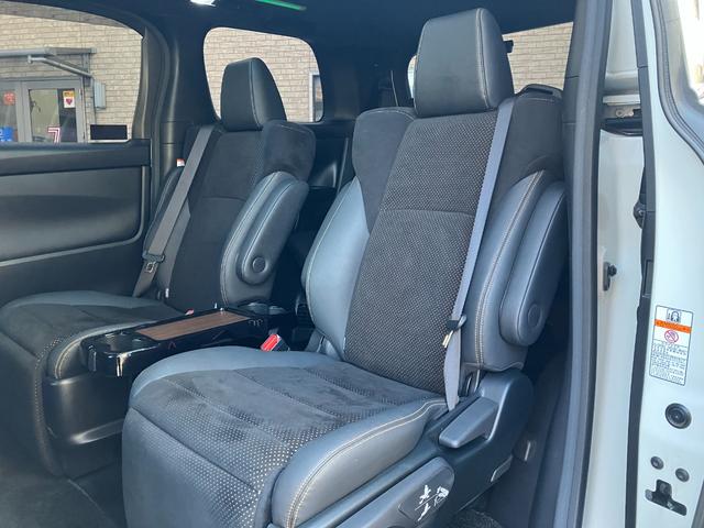 アルファードハイブリッド Ｓ　タイプゴールドＩＩ　モデリスタフルエアロ／ＢＳＭ／デジタルインナーミラー／ツインサンルーフ／後席モニター／三眼ＬＥＤ／ＴＲＤブレースセット／２０２５レグノＧＲ－Ｘ３／スマートキー×２（15枚目）