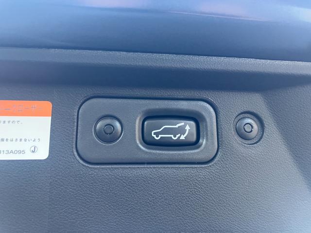 デリカＤ：５ Ｐ　アルパイン１１インチナビ／アルパイン後席モニター、社外ユニバーサルステップ／全方向カメラ／ブラインドスポットモニター、ＥＴＣ、ＬＥＤライト（16枚目）