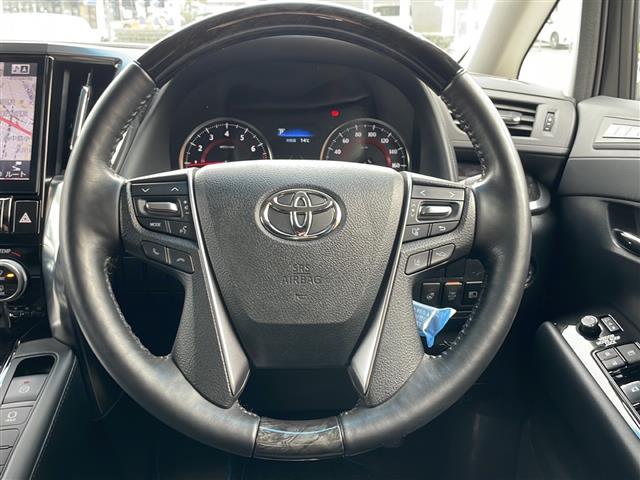 アルファード ２．５Ｓ　Ｃパッケージ　ワンオーナー／ＡＬＰＩＮＥナビ／ＡＬＰＩＮＥフルエアロ／ＡＬＰＩＮＥフリップダウンモニター／デジタルインナーミラー／ツインムーンルーフ／パワーシート／シートヒーター／エアーシート／ＥＴＣ／オットマン（3枚目）