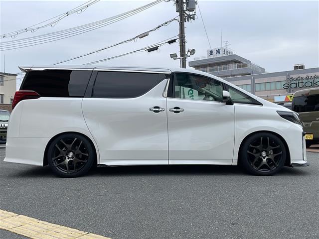 アルファード ２．５Ｓ　Ｃパッケージ　ワンオーナー／ＡＬＰＩＮＥナビ／ＡＬＰＩＮＥフルエアロ／ＡＬＰＩＮＥフリップダウンモニター／デジタルインナーミラー／ツインムーンルーフ／パワーシート／シートヒーター／エアーシート／ＥＴＣ／オットマン（33枚目）