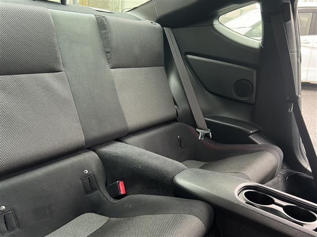 店頭販売もしておりますので、先に在庫が無くなってしまうこともございます。気になる車はまずはお問い合わせください！