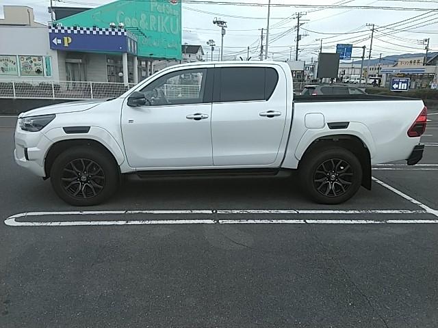 ハイラックス Ｚ　ＧＲスポーツ　ワンオーナー　キーレス　ナビ　１８アルミホイール　アイドリングストップ　ディーゼル　エアバッグ　電動シート　オートマ　フル装備　安全装備　助手席エアバッグ　サイドエアバッグ　衝突被害軽減システム（16枚目）