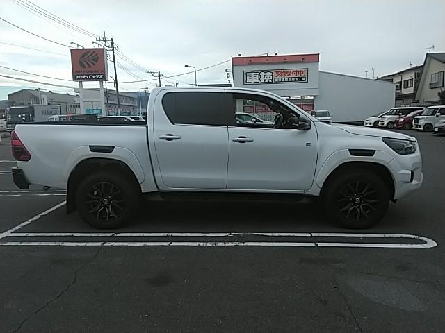 ハイラックス Ｚ　ＧＲスポーツ　ワンオーナー　キーレス　ナビ　１８アルミホイール　アイドリングストップ　ディーゼル　エアバッグ　電動シート　オートマ　フル装備　安全装備　助手席エアバッグ　サイドエアバッグ　衝突被害軽減システム（17枚目）