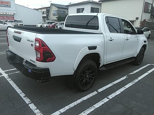 ハイラックス Ｚ　ＧＲスポーツ　ワンオーナー　キーレス　ナビ　１８アルミホイール　アイドリングストップ　ディーゼル　エアバッグ　電動シート　オートマ　フル装備　安全装備　助手席エアバッグ　サイドエアバッグ　衝突被害軽減システム（19枚目）