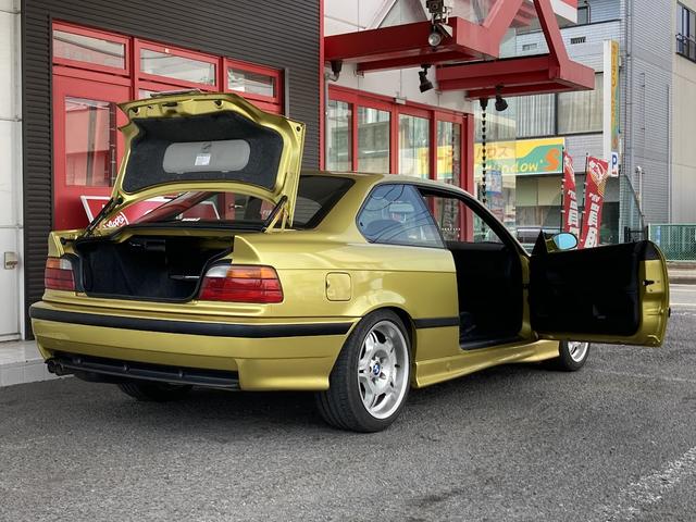 Ｍ３クーペ　Ｍ３　Ｅ３６　　３．０　前期型　シルキーシックス　左ハンドル　５速ＭＴ　ディーラー車　１９９７年〜２０２２年整備記録簿有　オールペン済　純正１７インチＡＷ　ＡＣ　スペアキー有　新車保証書有(21枚目)