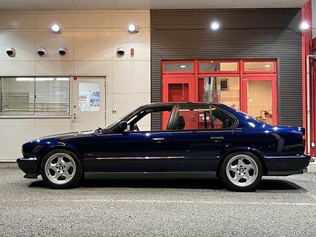 Ｍ５ Ｍ５　Ｅ３４　直６　シルキーシックス　前期型　正規ディーラー車　５ＭＴ　右ハンドル　レザーシート　パワーシート　サンルーフ　純正１７インチＡＷ　エアコン　記録簿あり　キルスイッチ（4枚目）