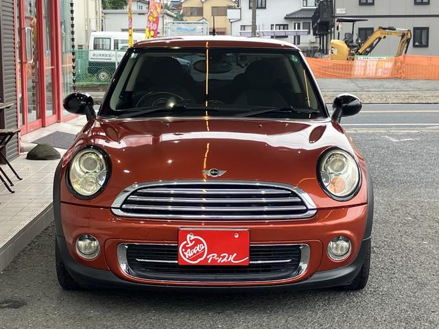 ＭＩＮＩ ワン　車検２年付　保証付　３ドア　６ＭＴ　Ｒ３年クラッチＯ／Ｈ済　Ｒ３年ブレーキパッド＆ディスク交換済＆ヘッドカバーガスケット交換済　Ｒ５年ＡＣコンプレッサー交換済　ナビ　ＴＶ　ノーマルタイヤ有（2枚目）