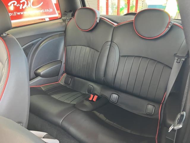 MINI ジョンクーパWワールドチャンピオンシップ50 国内限定10台 6MT R56 限定色コンナットグリーン サイン入りボンネットストライプ レザーシート JCW専用エアロ 専用17インチAW アルカンターラステアリング ETC レーダー探知機(8枚目)