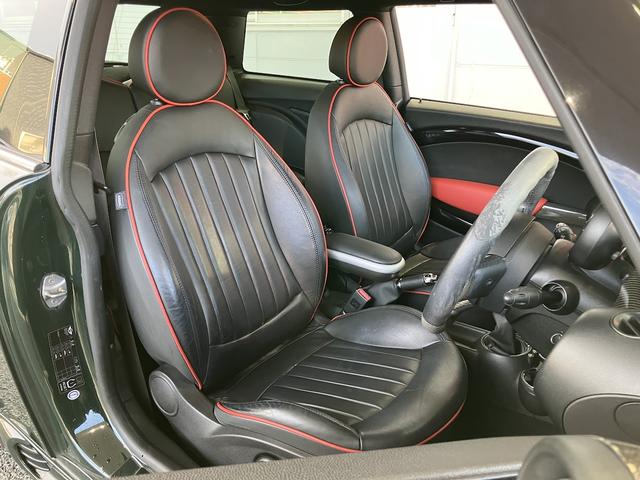 MINI ジョンクーパWワールドチャンピオンシップ50 国内限定10台 6MT R56 限定色コンナットグリーン サイン入りボンネットストライプ レザーシート JCW専用エアロ 専用17インチAW アルカンターラステアリング ETC レーダー探知機(13枚目)