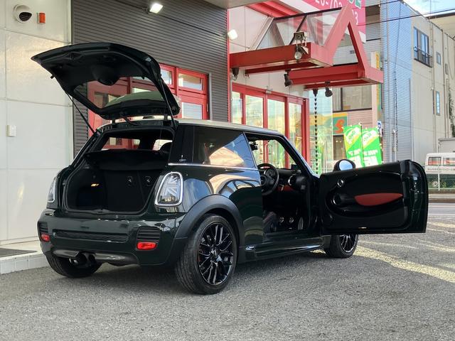 MINI ジョンクーパWワールドチャンピオンシップ50 国内限定10台 6MT R56 限定色コンナットグリーン サイン入りボンネットストライプ レザーシート JCW専用エアロ 専用17インチAW アルカンターラステアリング ETC レーダー探知機(16枚目)