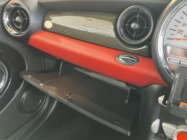 MINI ジョンクーパWワールドチャンピオンシップ50 国内限定10台 6MT R56 限定色コンナットグリーン サイン入りボンネットストライプ レザーシート JCW専用エアロ 専用17インチAW アルカンターラステアリング ETC レーダー探知機(30枚目)