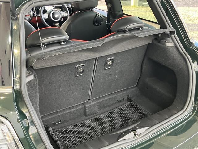 MINI ジョンクーパWワールドチャンピオンシップ50 国内限定10台 6MT R56 限定色コンナットグリーン サイン入りボンネットストライプ レザーシート JCW専用エアロ 専用17インチAW アルカンターラステアリング ETC レーダー探知機(38枚目)