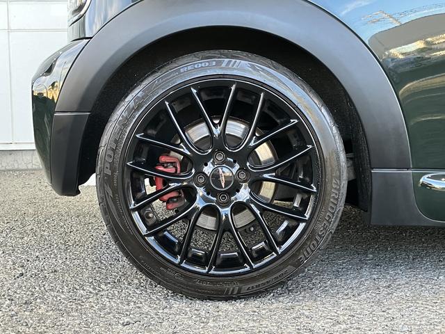 MINI ジョンクーパWワールドチャンピオンシップ50 国内限定10台 6MT R56 限定色コンナットグリーン サイン入りボンネットストライプ レザーシート JCW専用エアロ 専用17インチAW アルカンターラステアリング ETC レーダー探知機(45枚目)