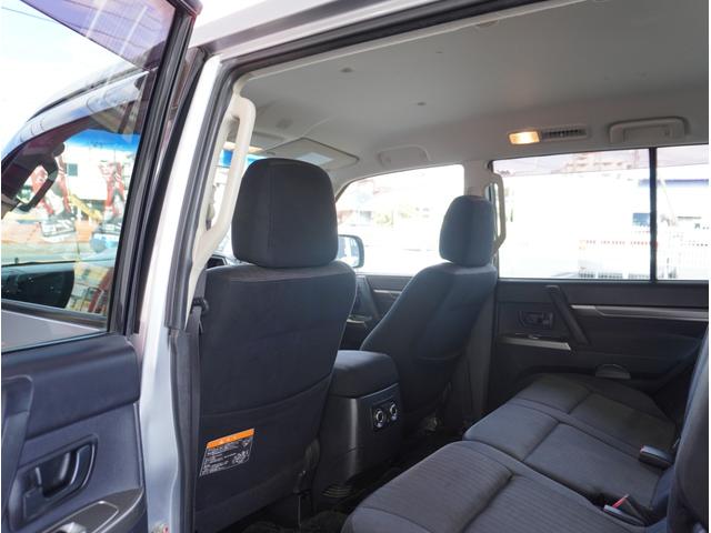 パジェロ ロング　ＧＲ　４ＷＤ　ディーゼルターボ　リアデフロック付　パナソニックナビ　ＴＶ　バックカメラ　前席シートヒーター　７人乗り　スキッドプレート　キーレス　ＥＴＣ　フォグライト　横滑り防止　１７インチアルミ（35枚目）