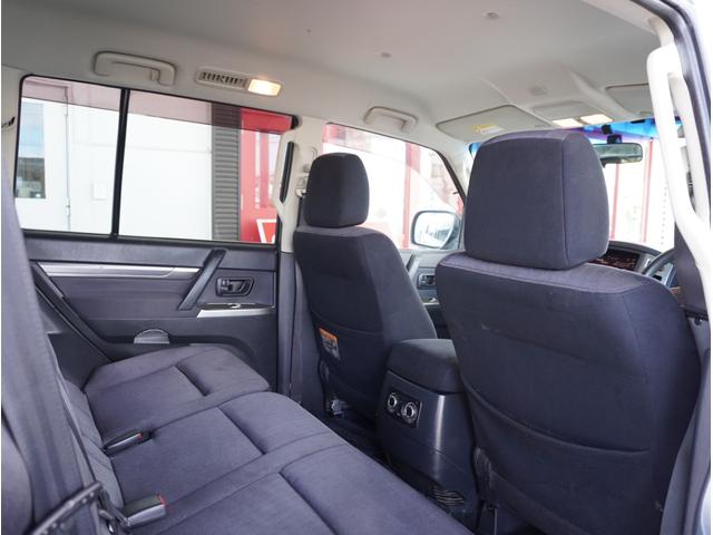 パジェロ ロング　ＧＲ　４ＷＤ　ディーゼルターボ　リアデフロック付　パナソニックナビ　ＴＶ　バックカメラ　前席シートヒーター　７人乗り　スキッドプレート　キーレス　ＥＴＣ　フォグライト　横滑り防止　１７インチアルミ（45枚目）