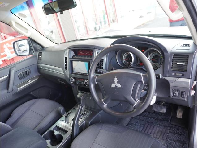 パジェロ ロング　ＧＲ　４ＷＤ　ディーゼルターボ　リアデフロック付　パナソニックナビ　ＴＶ　バックカメラ　前席シートヒーター　７人乗り　スキッドプレート　キーレス　ＥＴＣ　フォグライト　横滑り防止　１７インチアルミ（46枚目）