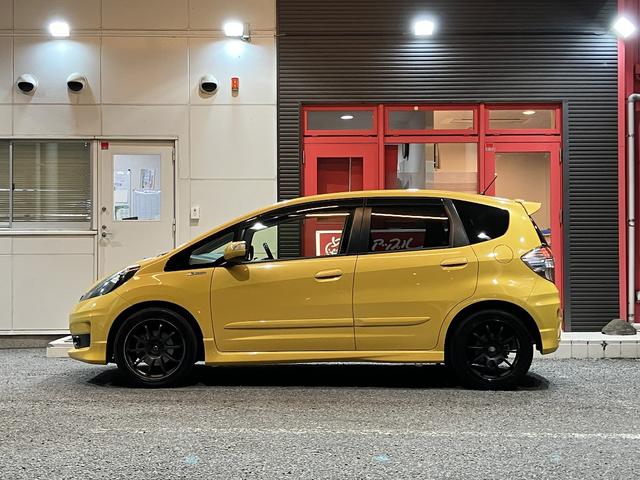 フィット RS 車検2年付 保証付 6MT KENWOODナビ TV バックカメラ ETC Bluetooth社外アルミホイール タイヤ付純正ホイール有 電動格納ミラー i-VTEC(4枚目)