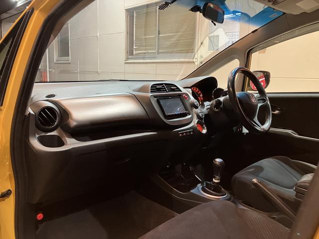 フィット RS 車検2年付 保証付 6MT KENWOODナビ TV バックカメラ ETC Bluetooth社外アルミホイール タイヤ付純正ホイール有 電動格納ミラー i-VTEC(6枚目)