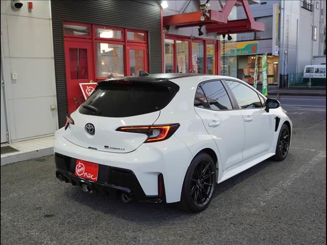 ＧＲカローラ ＲＺ　禁煙車　４ＷＤ　６速ミッション　ディスプレイオーディオ　バックカメラ　ヘッドアップディスプレイ　ブラインドスポットモニター　シートヒーター　ステアリングヒーター　レッドステッチシート（3枚目）