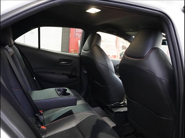 ＧＲカローラ ＲＺ　禁煙車　４ＷＤ　６速ミッション　ディスプレイオーディオ　バックカメラ　ヘッドアップディスプレイ　ブラインドスポットモニター　シートヒーター　ステアリングヒーター　レッドステッチシート（6枚目）