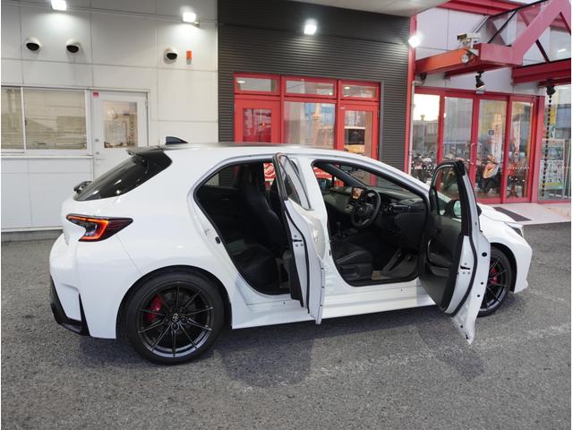 ＧＲカローラ ＲＺ　禁煙車　４ＷＤ　６速ミッション　ディスプレイオーディオ　バックカメラ　ヘッドアップディスプレイ　ブラインドスポットモニター　シートヒーター　ステアリングヒーター　レッドステッチシート（29枚目）