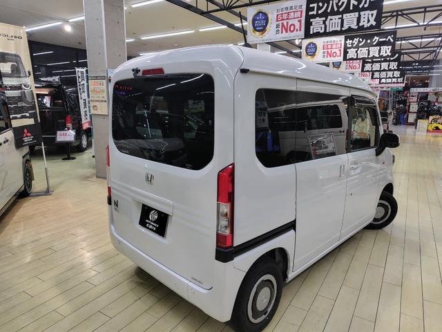 ���A����