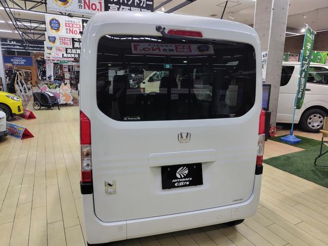 ���A����