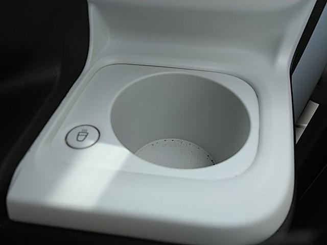 ムーヴキャンバス ストライプスＧ　両側電動スライド　キーレス　フルセグ　ナビ＆ＴＶ　アイドリングストップ　エアバッグ　オートマ　フル装備　助手席エアバッグ　衝突被害軽減システム　バックカメラ　スマートキー　横滑り防止機能（25枚目）