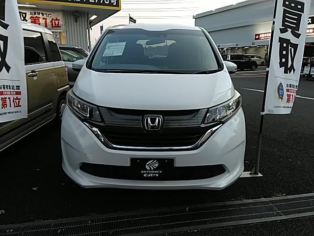 フリード Ｇ・ホンダセンシング　両側電動スライド　キーレス　フルセグ　ナビ＆ＴＶ　１５アルミホイール　アイドリングストップ　エアバッグ　オートマ　フル装備　助手席エアバッグ　衝突被害軽減システム　ＥＴＣ　バックカメラ　スマートキー（4枚目）