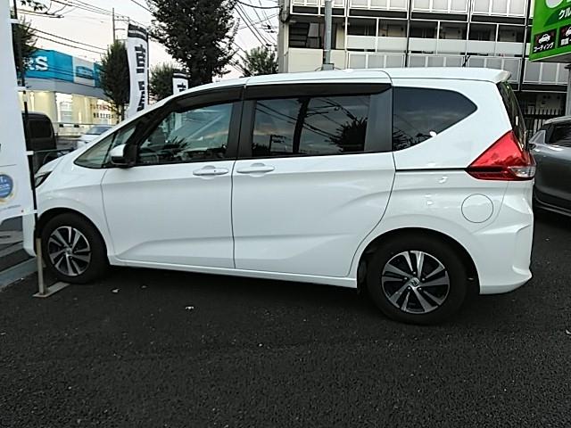 フリード Ｇ・ホンダセンシング　両側電動スライド　キーレス　フルセグ　ナビ＆ＴＶ　１５アルミホイール　アイドリングストップ　エアバッグ　オートマ　フル装備　助手席エアバッグ　衝突被害軽減システム　ＥＴＣ　バックカメラ　スマートキー（16枚目）