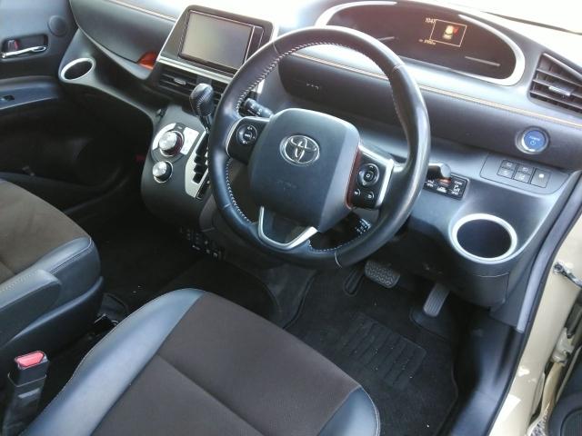 シエンタ ハイブリッドＧ　クエロ　両側電動スライド　キーレス　フルセグ　ナビ＆ＴＶ　乗車定員７人　エアバッグ　オートマ　ディーラー車　フル装備　助手席エアバッグ　衝突被害軽減システム　ＥＴＣ　バックカメラ　スマートキー　横滑り防止機能（2枚目）