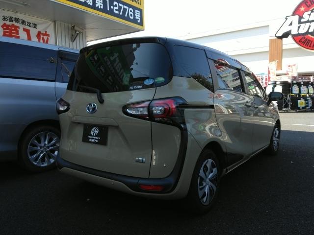 シエンタ ハイブリッドＧ　クエロ　両側電動スライド　キーレス　フルセグ　ナビ＆ＴＶ　乗車定員７人　エアバッグ　オートマ　ディーラー車　フル装備　助手席エアバッグ　衝突被害軽減システム　ＥＴＣ　バックカメラ　スマートキー　横滑り防止機能（3枚目）