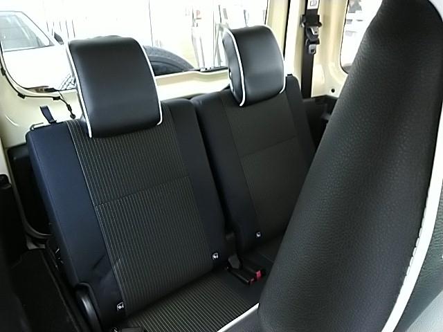 ジムニー ＸＣ　キーレス　フルセグ　ナビ＆ＴＶ　エアバッグ　ディーラー車　フル装備　助手席エアバッグ　衝突被害軽減システム　スマートキー　オートクルーズコントロール　シートヒーター（12枚目）