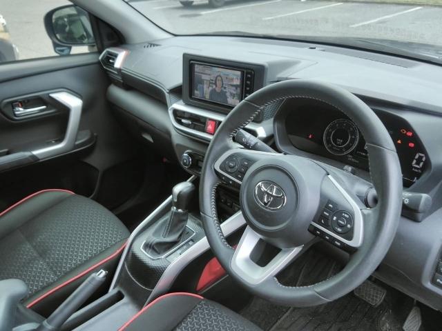 ライズ Ｚ　ワンオーナー　キーレス　フルセグ　ナビ＆ＴＶ　１７アルミホイール　エアバッグ　オートマ　フル装備　助手席エアバッグ　バックカメラ　スマートキー（2枚目）