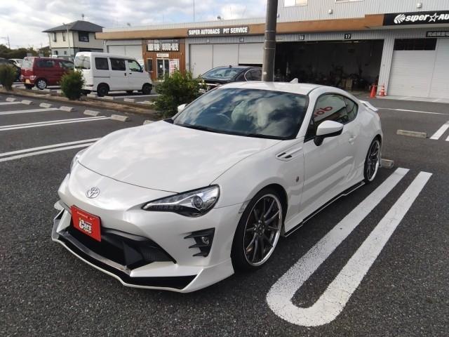 ８６ ＧＴ　キーレス　フルセグ　ナビ＆ＴＶ　１９アルミホイール　エアバッグ　フル装備　安全装備　助手席エアバッグ　サイドエアバッグ　ＥＴＣ　スマートキー　横滑り防止機能　オートクルーズコントロール（6枚目）