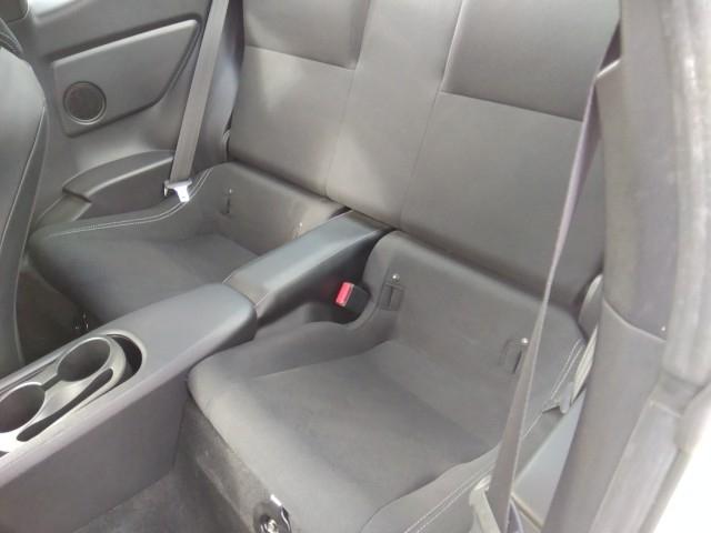 ８６ ＧＴ　キーレス　フルセグ　ナビ＆ＴＶ　１９アルミホイール　エアバッグ　フル装備　安全装備　助手席エアバッグ　サイドエアバッグ　ＥＴＣ　スマートキー　横滑り防止機能　オートクルーズコントロール（12枚目）