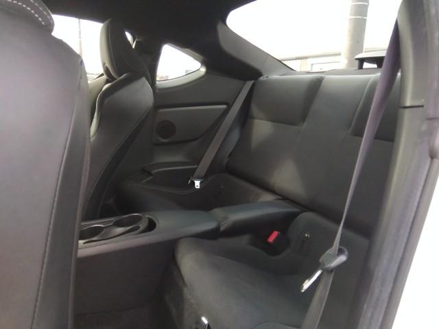 ８６ ＧＴ　キーレス　フルセグ　ナビ＆ＴＶ　１９アルミホイール　エアバッグ　フル装備　安全装備　助手席エアバッグ　サイドエアバッグ　ＥＴＣ　スマートキー　横滑り防止機能　オートクルーズコントロール（13枚目）