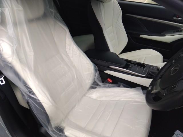 ＲＣ ＲＣ３５０　Ｆスポーツ　サンルーフ　革シート　キーレス　フルセグ　ナビ＆ＴＶ　１９アルミホイール　エアバッグ　電動シート　オートマ　フル装備　安全装備　助手席エアバッグ　サイドエアバッグ　衝突被害軽減システム　ＥＴＣ（10枚目）