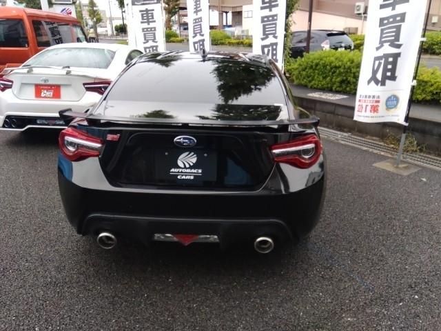 ＢＲＺ ＳＴＩ　スポーツ　キーレス　フルセグ　ナビ＆ＴＶ　１８アルミホイール　エアバッグ　フル装備　安全装備　助手席エアバッグ　サイドエアバッグ　ＥＴＣ　バックカメラ　スマートキー　横滑り防止機能　オートクルーズコントロール（5枚目）