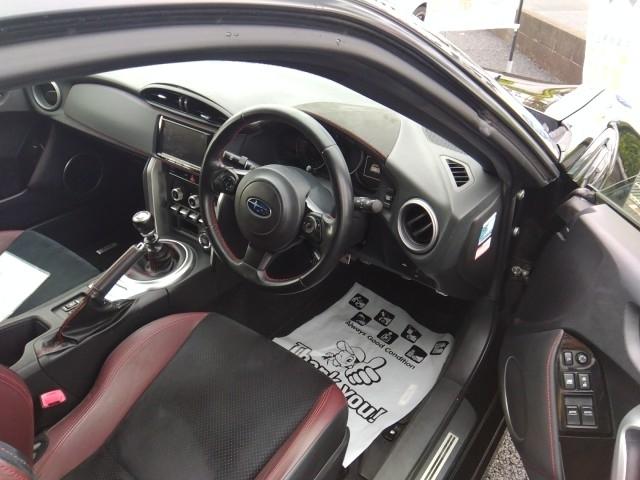 ＢＲＺ ＳＴＩ　スポーツ　キーレス　フルセグ　ナビ＆ＴＶ　１８アルミホイール　エアバッグ　フル装備　安全装備　助手席エアバッグ　サイドエアバッグ　ＥＴＣ　バックカメラ　スマートキー　横滑り防止機能　オートクルーズコントロール（8枚目）