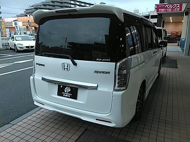 ステップワゴンスパーダ Ｚ　クールスピリット　両側電動スライド　キーレス　フルセグ　ナビ＆ＴＶ　１７アルミホイール　乗車定員８人　エアバッグ　オートマ　フル装備　助手席エアバッグ　ＨＩＤヘッドライト　ＥＴＣ　バックカメラ　スマートキー（3枚目）