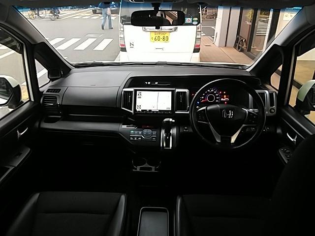 ステップワゴンスパーダ Ｚ　クールスピリット　両側電動スライド　キーレス　フルセグ　ナビ＆ＴＶ　１７アルミホイール　乗車定員８人　エアバッグ　オートマ　フル装備　助手席エアバッグ　ＨＩＤヘッドライト　ＥＴＣ　バックカメラ　スマートキー（9枚目）