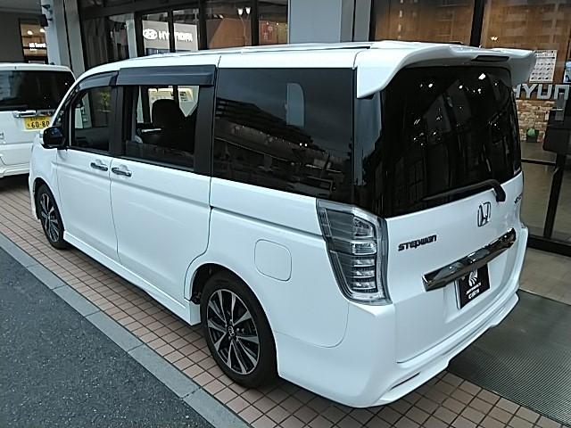 ステップワゴンスパーダ Ｚ　クールスピリット　両側電動スライド　キーレス　フルセグ　ナビ＆ＴＶ　１７アルミホイール　乗車定員８人　エアバッグ　オートマ　フル装備　助手席エアバッグ　ＨＩＤヘッドライト　ＥＴＣ　バックカメラ　スマートキー（18枚目）